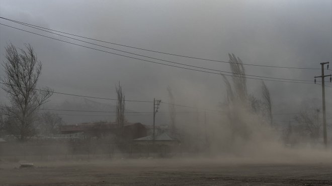 Iğdır'da fırtına etkili oluyor