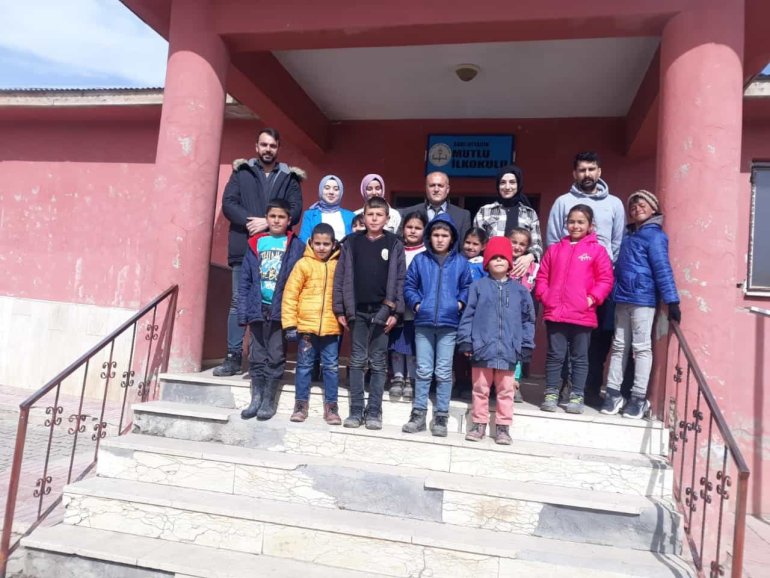 Işık, köy okullarını ziyaret etti2