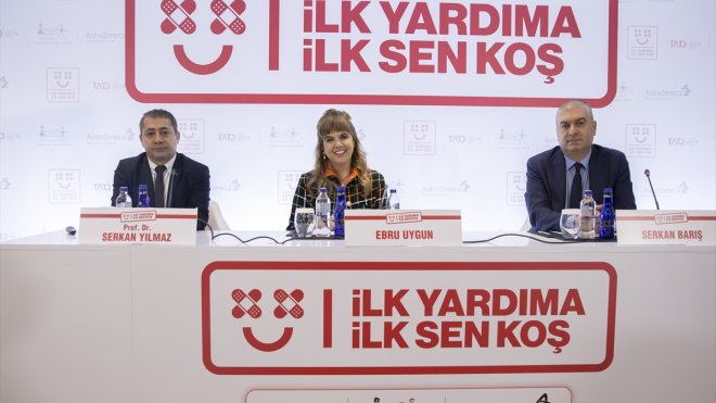 İSTANBUL - İlk Yardıma İlk Sen Koş projesiyle 28 bin öğrenciye temel yaşam desteği eğitimi (1) 1