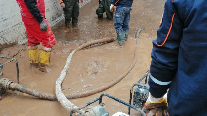 Kars, Iğdır ve Ardahan'dan selden zarar gören Şanlıurfa ve Adıyaman'a destek