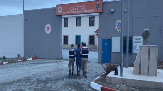 İranlı şüphelinin midesi ve bağırsağından 412 gram sentetik uyuşturucu çıktı