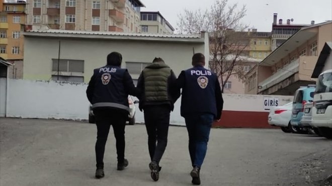 Kars'ta boşanma aşamasındaki eşini silahla yaralayan şüpheli yakalandı