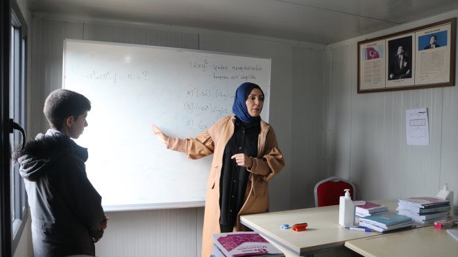 Malatya'da kurulan 24 konteyner sınıfta eğitim ve öğretim sürüyor
