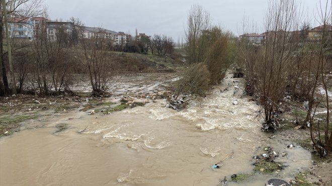 Deprem bölgesi Malatya'da kar ve yağmur etkili oluyor