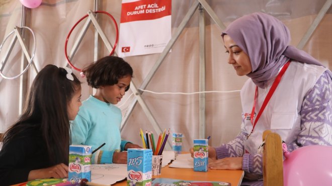 Depremde ölen üniversiteli Şeyma'nın adı psikososyal destek çadırında yaşatılıyor