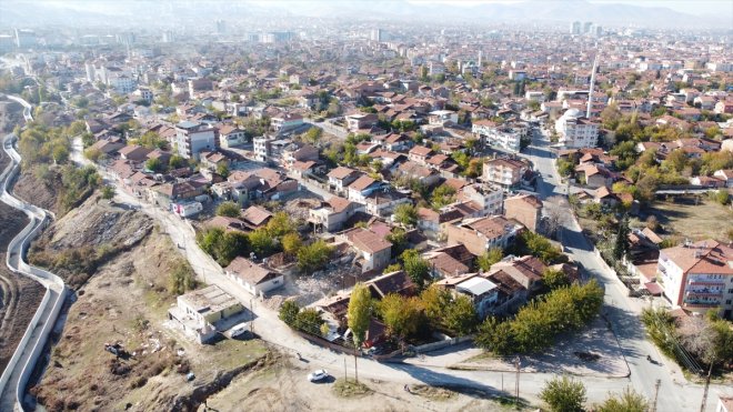 Malatya'da kentsel dönüşümle inşa edilen konutların fazlası depremzedelere verilecek