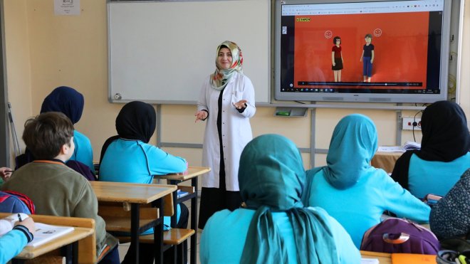 Malatya'nın 8 ilçesinde depremden 49 gün sonra eğitim-öğretim başladı