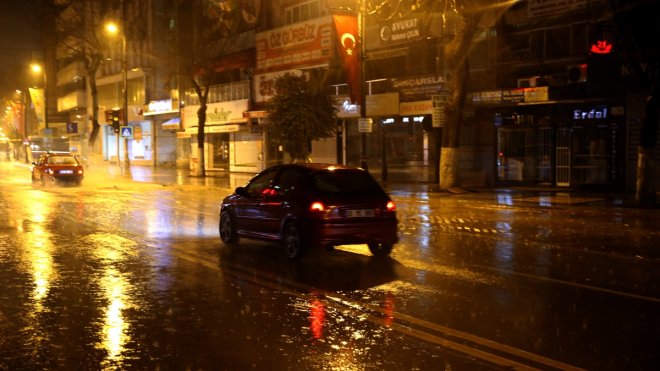 Malatya'da sağanak etkili oluyor