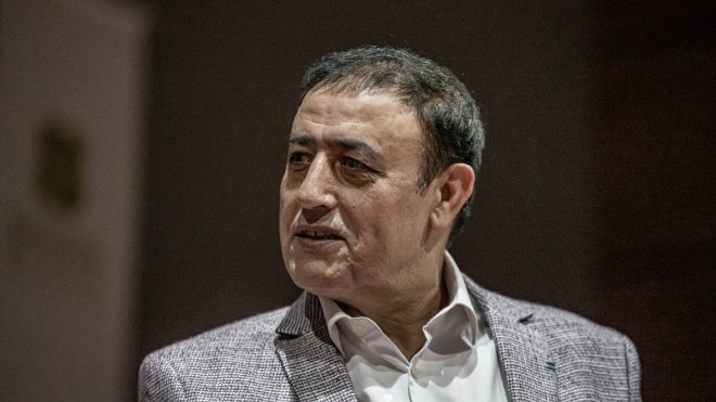 Malatya'ya gelen ünlüler, depremzedelerle buluştu