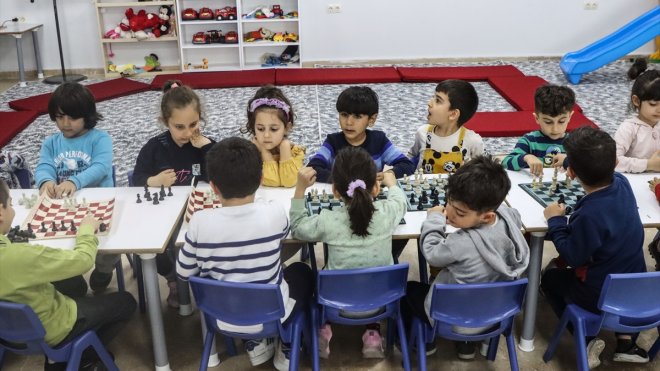 MERSİN - Türkiye Satrançla Tek Yürek Oluyor projesiyle depremzede çocuklara moral desteği1