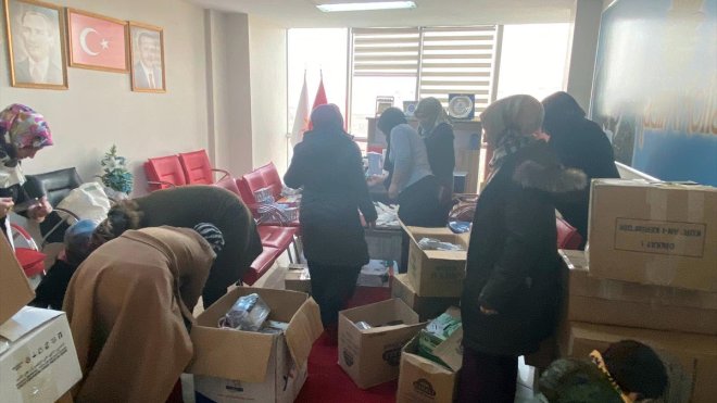 Muş'ta depremzedeler için yardım kampanyaları devam ediyor