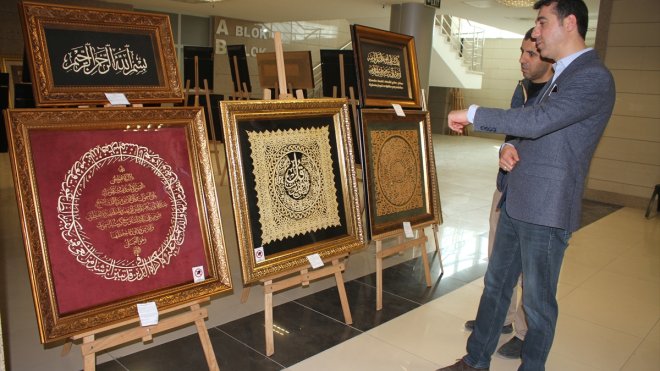 Naht sanatı ustası, görev yaptığı adliyede yaptığı eserleri sergiledi1