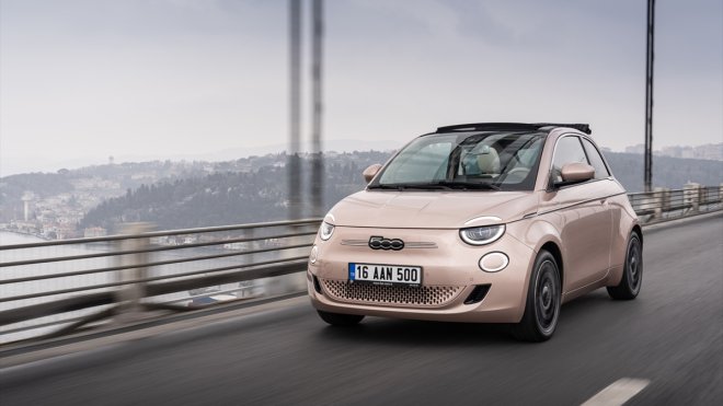 Tamamen elektrikli Fiat 500e, Türkiye'de satışa sunuldu