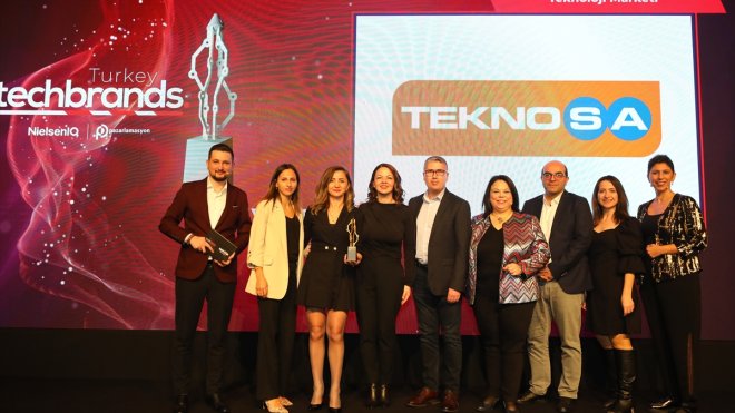 Teknosa, tüketici oylarıyla 'Türkiye'nin en teknolojik markası' olarak belirlendi