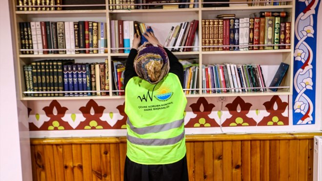 Van Büyükşehir Belediyesi camilerde temizlik yaptı