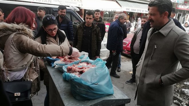 Van'da kaçak kesilen 21 kilogram ete el konuldu