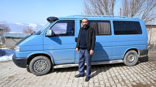 Minibüsüyle gittiği deprem bölgesinde günlerce ücretsiz çay dağıttı