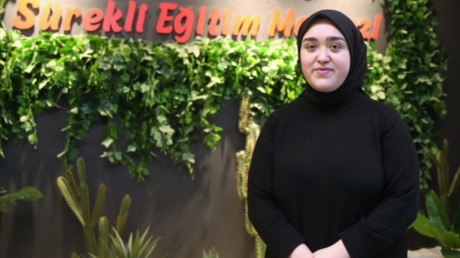 Sürekli eğitim merkezi depremzede öğrencilerin umudu oldu