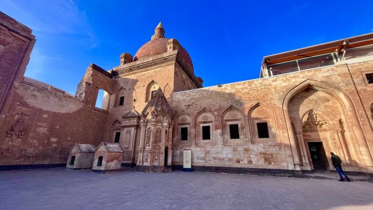 Yapımı 99 yıl süren tarihi saray: İshak Paşa Sarayı4