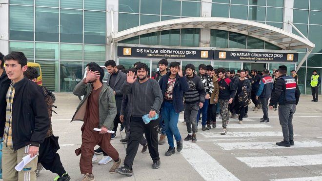 düzensiz - sınır dışı AĞRI göçmen edildi 227 2