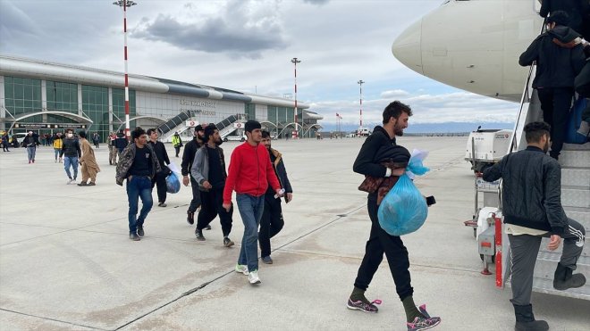 dışı düzensiz - AĞRI göçmen edildi 227 sınır 3