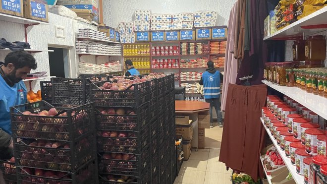 Ağrı'da misafir edilen depremzedelerin ihtiyaçları sosyal marketten gideriliyor