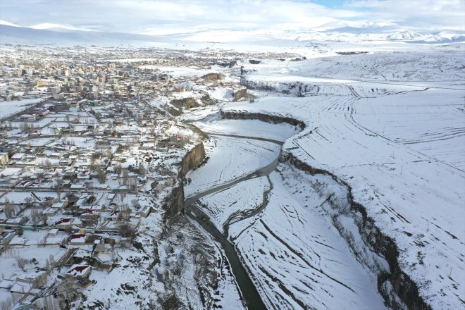 Kanyonu, ilkbaharda Murat Ağrı