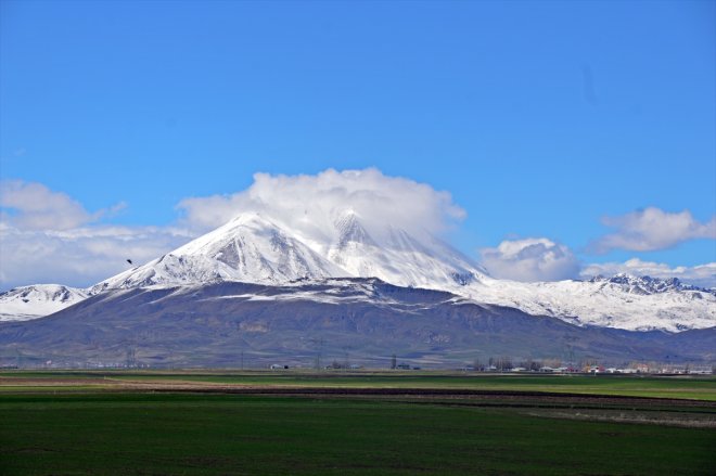 karla ilkbaharda kaplandı Kösedağ