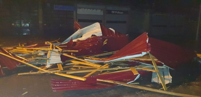 AĞRI uçurdu çatısını Fırtına - yerlerinin iş 1