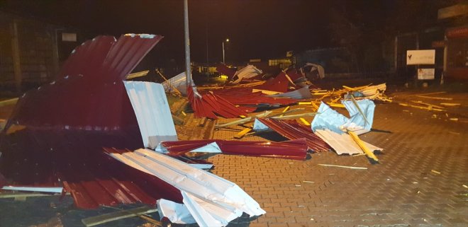 - AĞRI Fırtına uçurdu yerlerinin çatısını iş 2