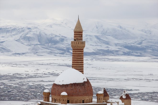 İshak Paşa ağırlıyor - karlı manzarasıyla AĞRI ziyaretçilerini ilkbaharda Sarayı 11