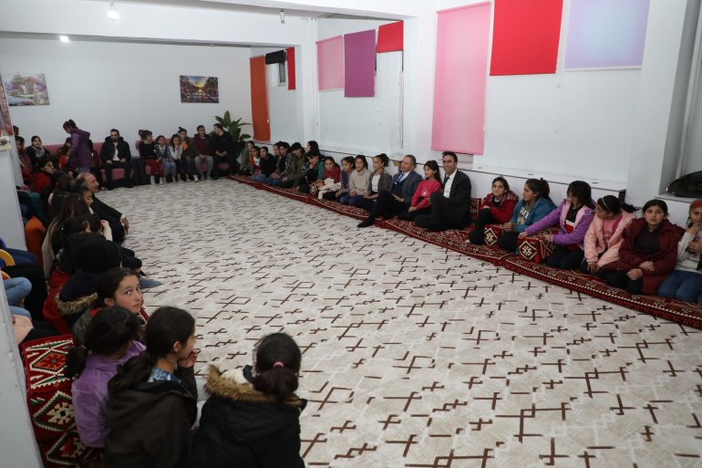 Ağrı Milli Eğitim Müdürü Kökrek, iftarını açtığı öğrencilerin sinema talebini geri çevirmedi6