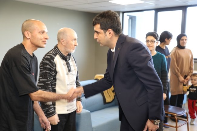 Ağrı Vali Yardımcısı Şenkon, Depremzedelerle Bayramlaştı3