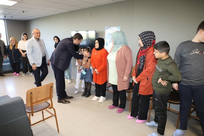 Ağrı Vali Yardımcısı Şenkon, Depremzedelerle Bayramlaştı4