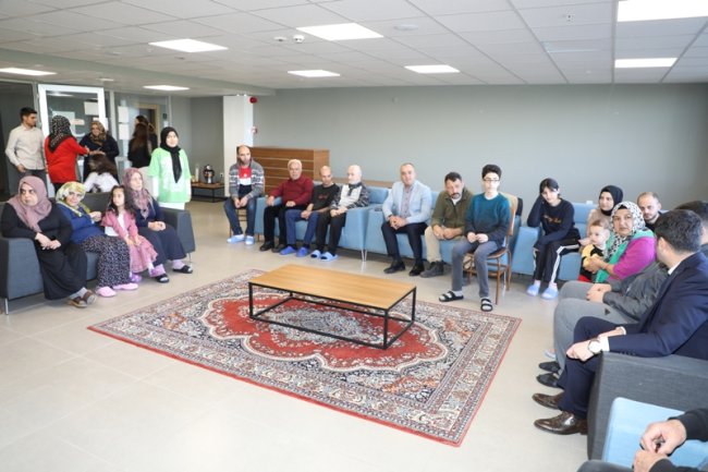 Ağrı Vali Yardımcısı Şenkon, Depremzedelerle Bayramlaştı5