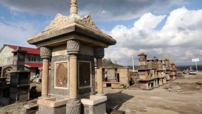 UNESCO listesine alınan "Ahlat Taş İşçiliği Geleneği" hünerli ellerle yaşatılıyor