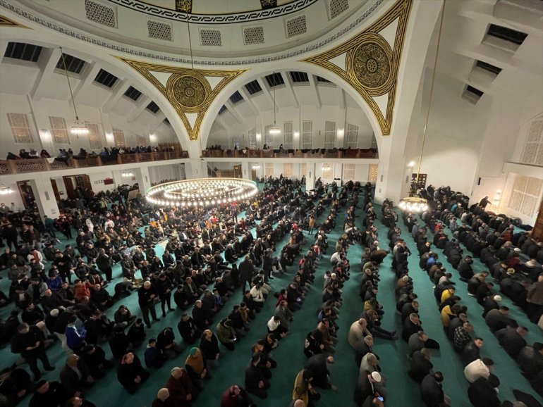 Doğu Anadolu’da Kadir Gecesi idrak edildi