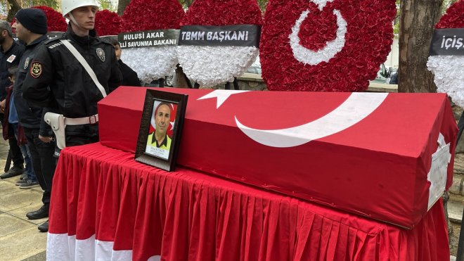 ELAZIĞ - Şehit polis memuru Musa Keskin son yolculuğuna uğurlandı1