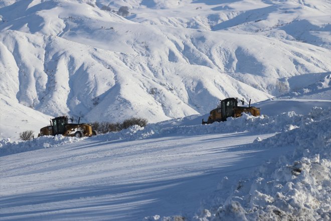 tipiden yolu kapandı ve ve Erzurum köy Ağrı