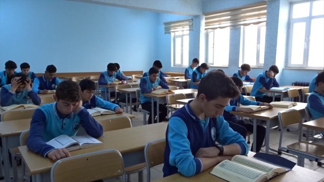 Göle ilçesinde ramazanda mukabele geleneği yaşatılıyor