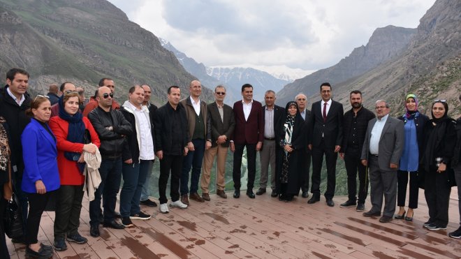 HAKKARİ - İranlı turizmciler Hakkari