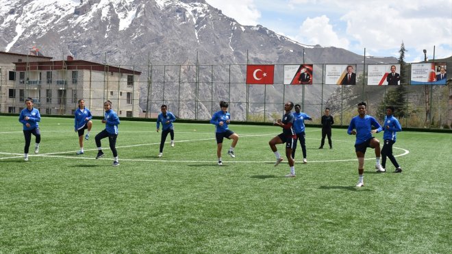HAKKARİ - Kadrosunu güçlendiren Hakkarigücü, play-off turunu geçmek istiyor1