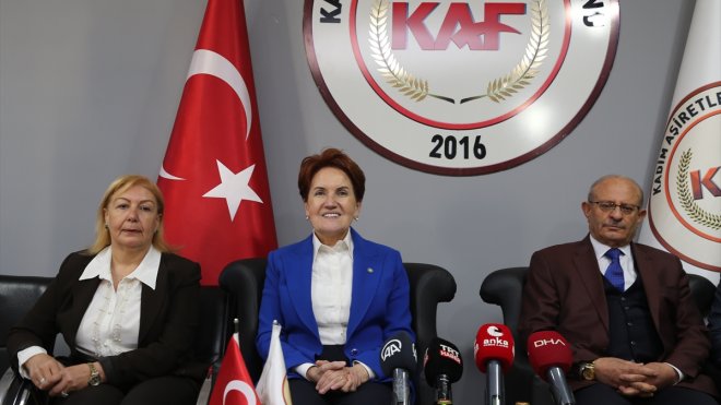 İYİ Parti Genel Başkanı Akşener, Van'da kanaat önderleriyle buluştu: