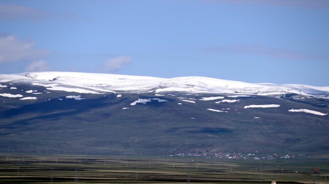 Erzurum, Ardahan ve Kars'ta kar etkili oluyor