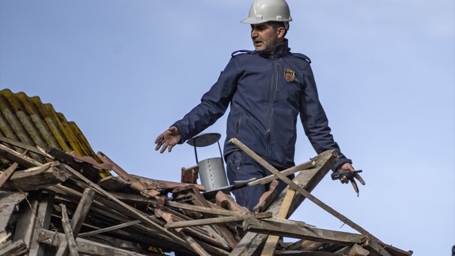 MALATYA - Ağır hasarlı 6 katlı bina çöktü (2)1