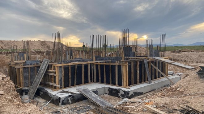 Malatya'nın Akçadağ ilçesinde deprem konutlarının inşası devam ediyor