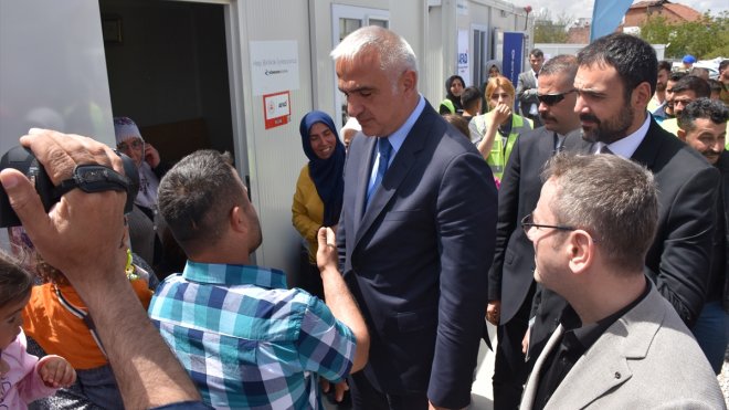 Kültür ve Turizm Bakanı Ersoy, Malatya'da konteyner kent açılışında konuştu: