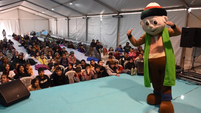 MALATYA - Depremzede tiyatrocular çocuklar için sahneye çıkıyor1