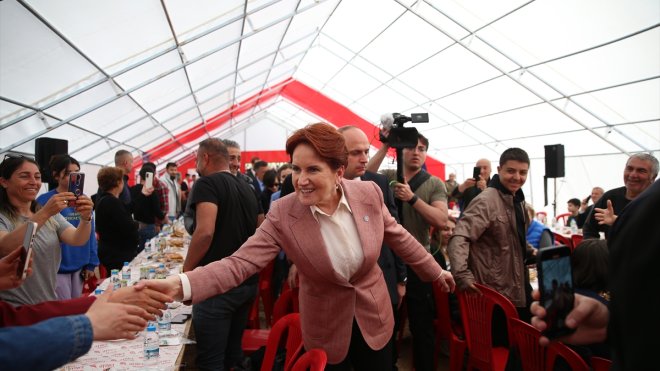 İYİ Parti Genel Başkanı Meral Akşener, Malatya'da depremzedelerle buluştu: