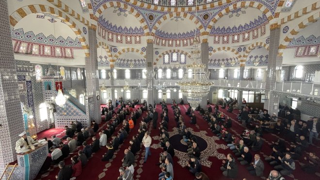 MALATYA - Ramazanın son cuma namazı kılındı1
